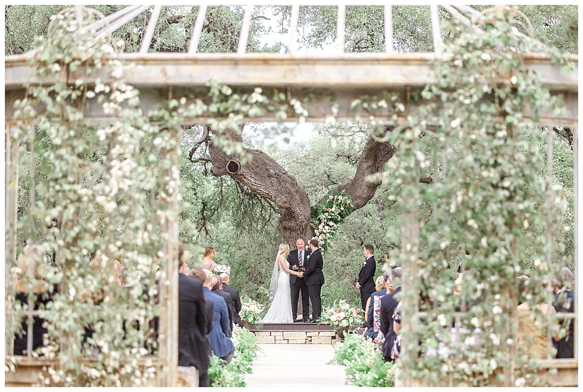 San Antonio Wedding Venue, Discover the ultimate guide to Western wedding dress codes.